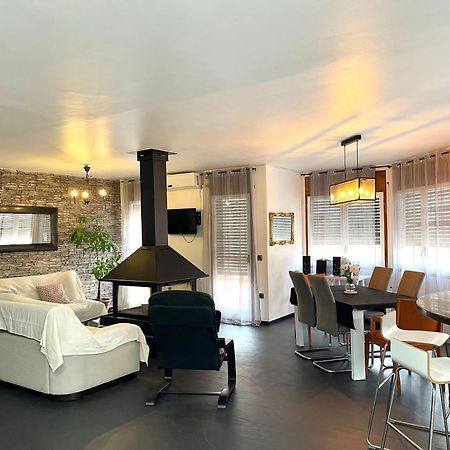 Alojamiento Turistico Casa Ela L'Aldea Luaran gambar